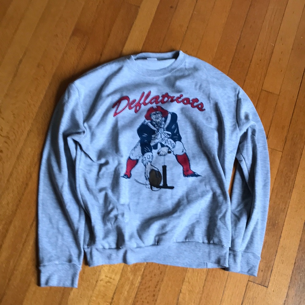 “Deflatriots” football crewneck pullover